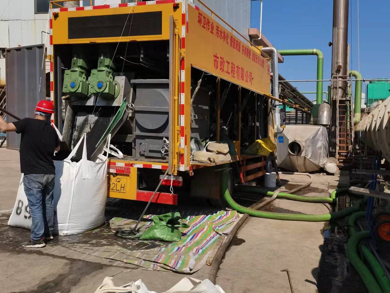 南靖淤泥压干处理